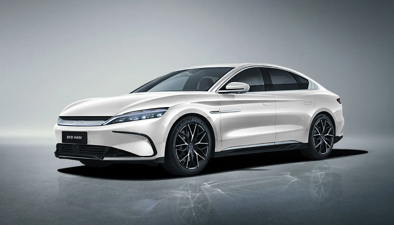 Bảng giá BYD Han HCM mới nhất – sedan điện hạng sang BYD Han màu trắng, thiết kế tinh tế, hiệu suất mạnh mẽ, mang đậm phong cách châu Âu